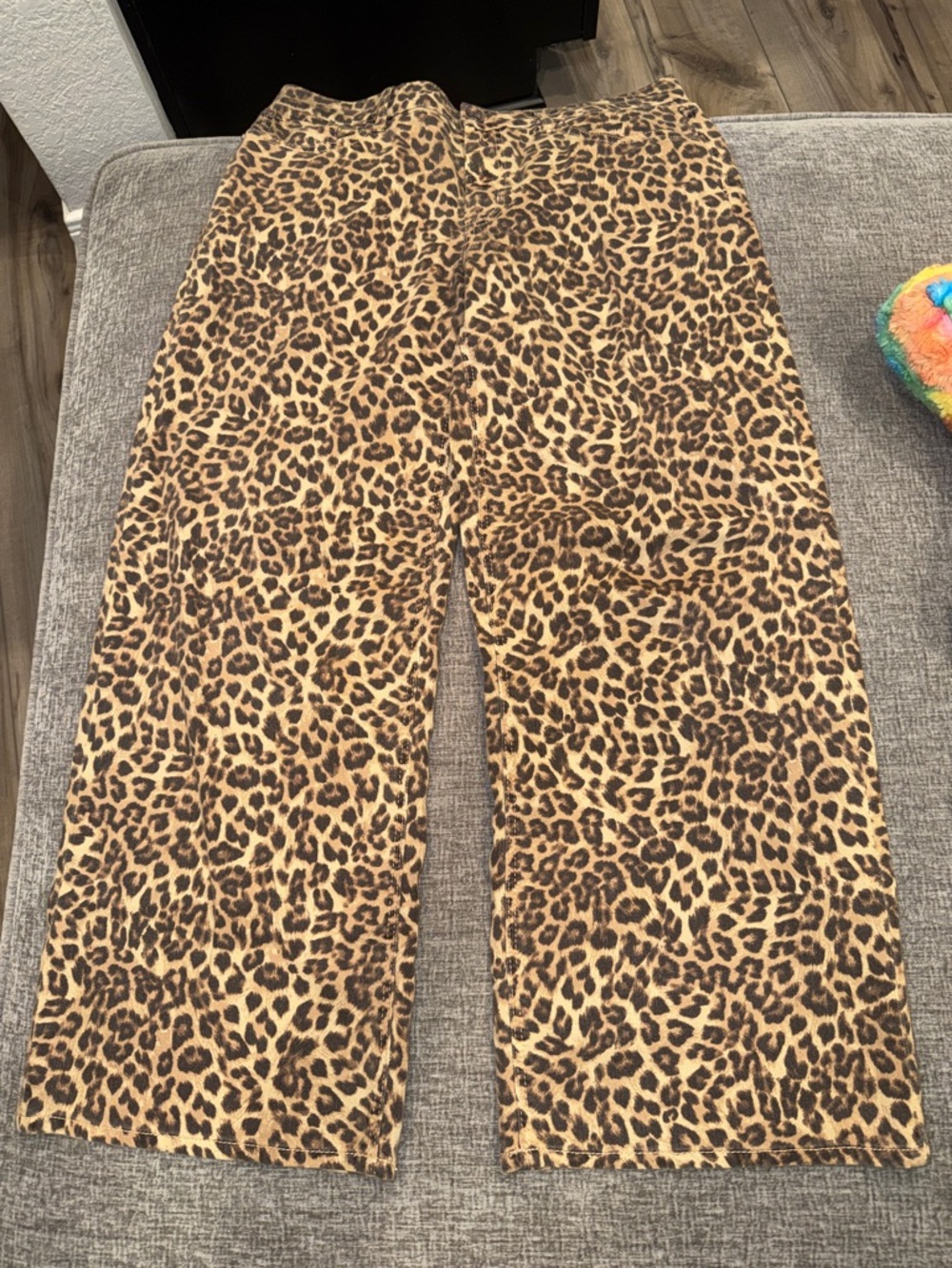 American Eagle Low Rise Cheetah Jeans - Picture 6 of 14